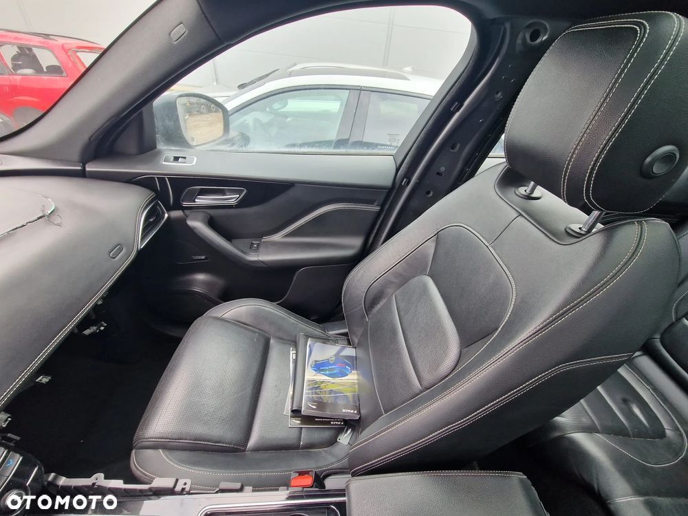 Jaguar F-Pace 2.0 i4D AWD R-Sport - 12