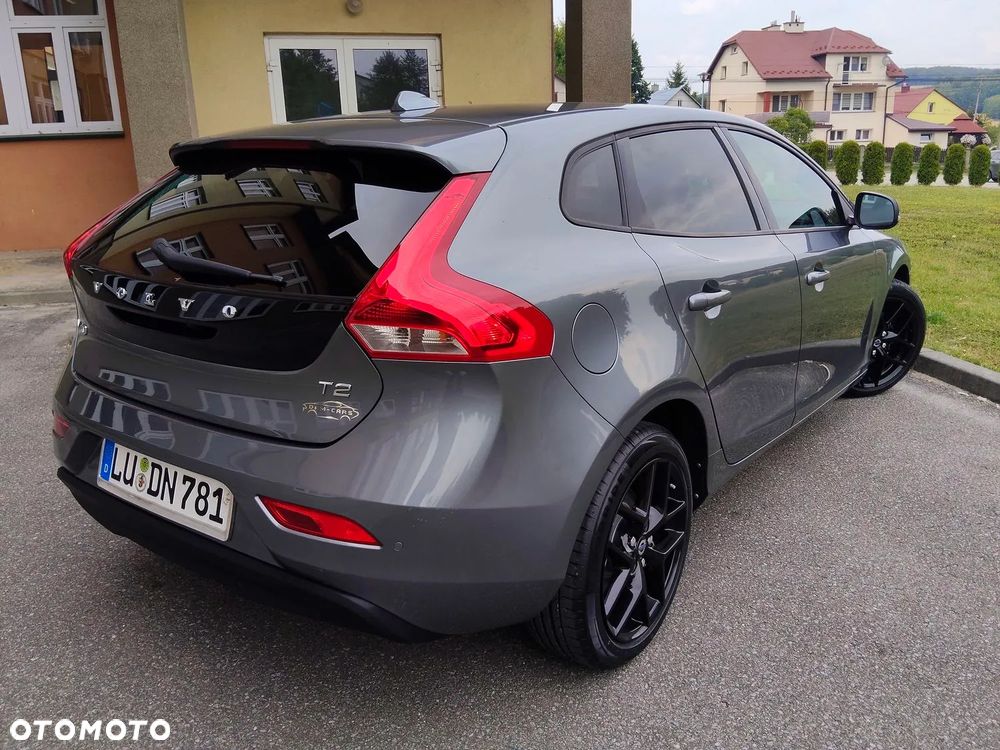 Volvo V40 T2 Momentum - 12