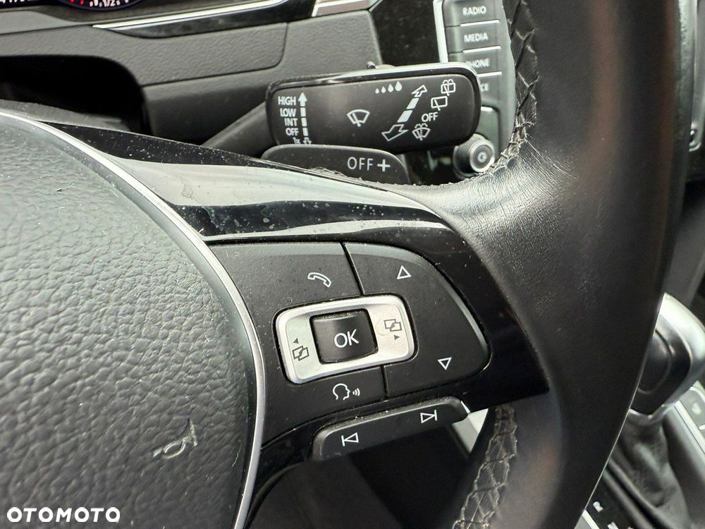 Volkswagen Passat - 14
