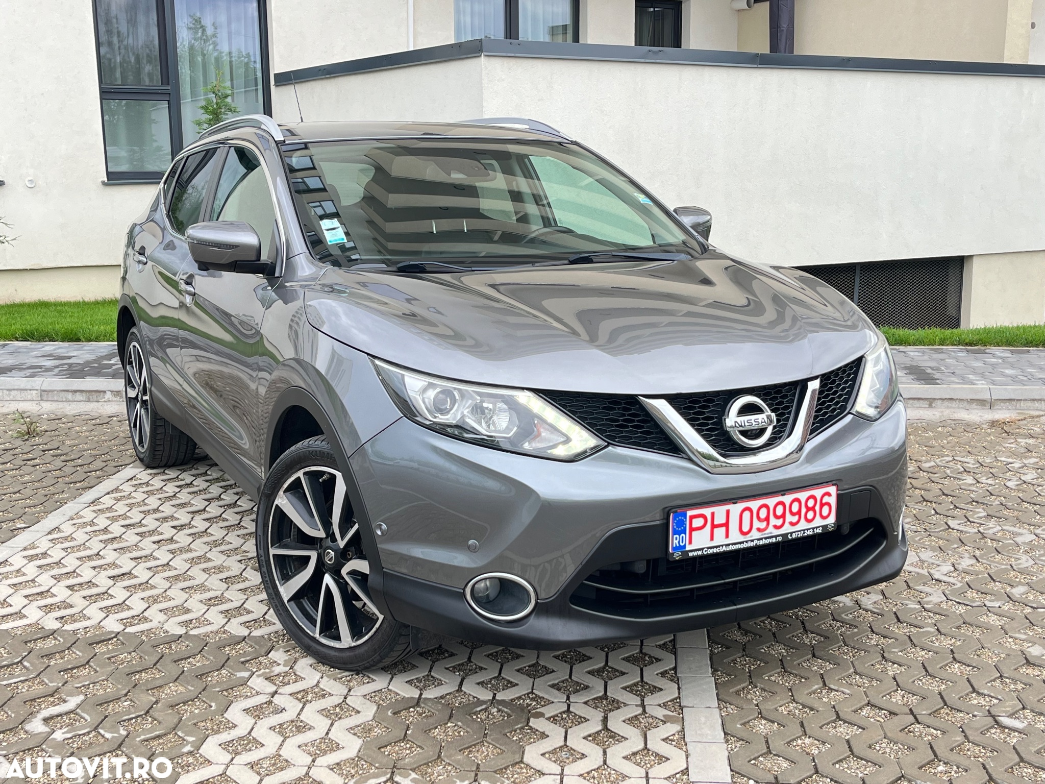 Nissan Qashqai - 2