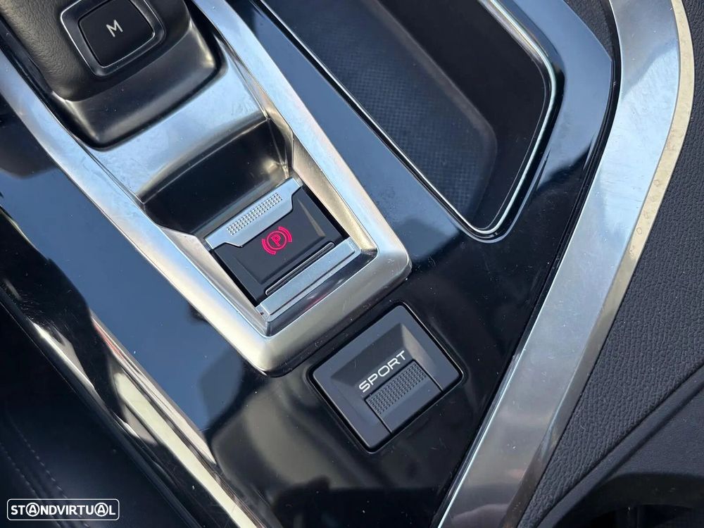 Peugeot 3008 1.2 PureTech Allure EAT8 - 56