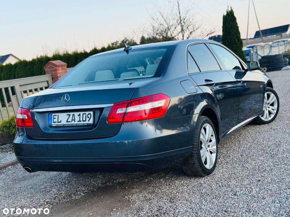 Mercedes-Benz Klasa E 200 BlueEFFICIENCY 7G-TRONIC Elegance - 25