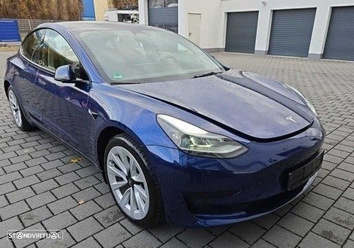Tesla Model 3 Standard Range Plus RWD - 2