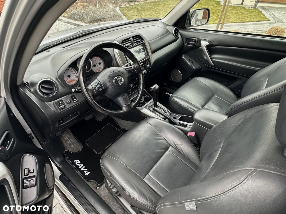 Toyota RAV4 2.0 VVT-i Sol - 7