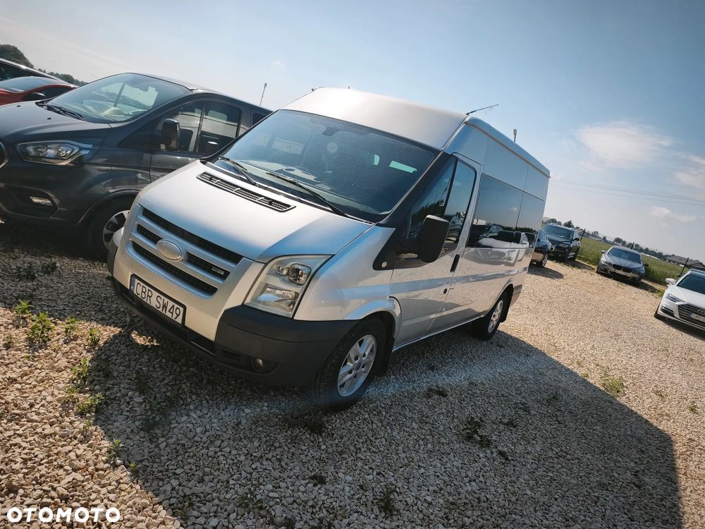 Ford Tourneo Custom - 1