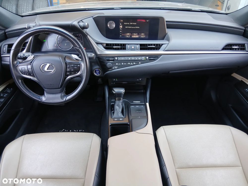 Lexus ES 300h Business Edition - 6