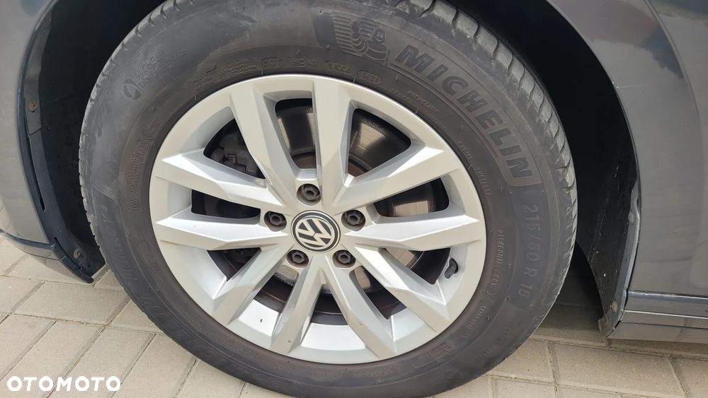 Volkswagen Passat - 20