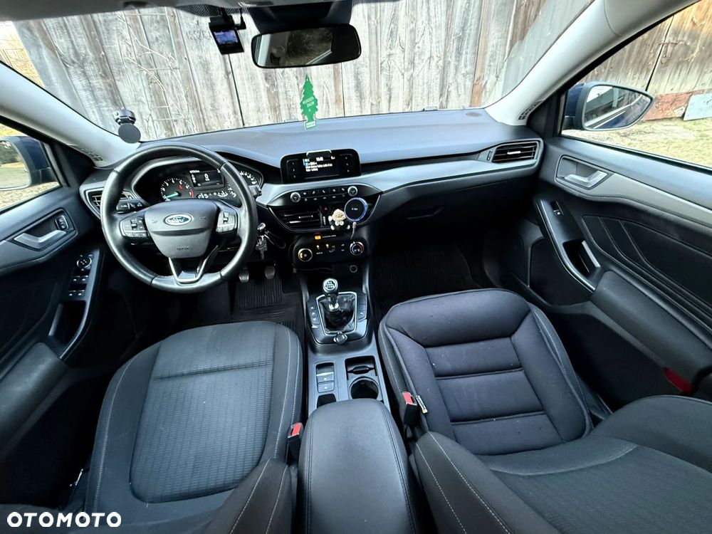 Ford Focus 1.0 EcoBoost Trend - 9