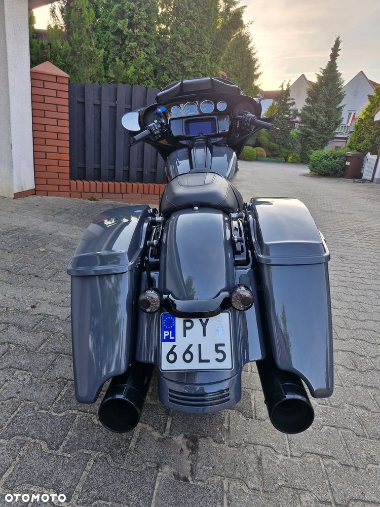 Harley-Davidson Touring Street Glide - 4