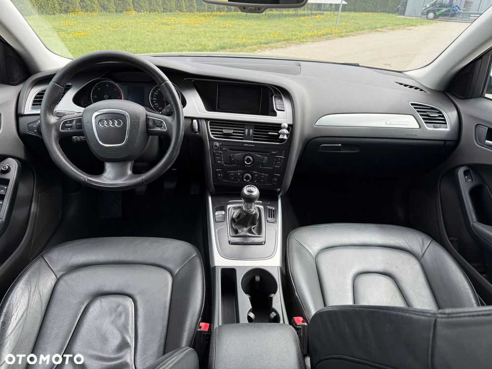 Audi A4 Avant - 33