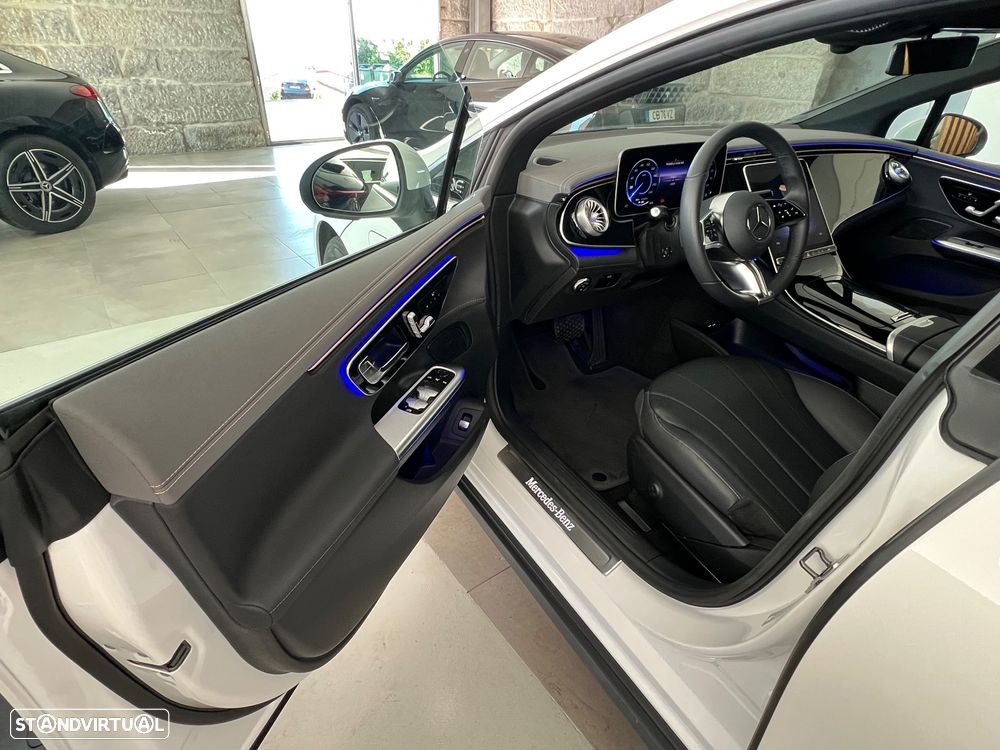 Mercedes-Benz EQE 300 Electric Art - 17