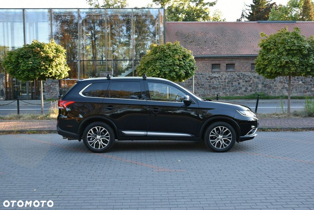 Mitsubishi Outlander 2.0 Instyle Navi 4WD CVT - 7