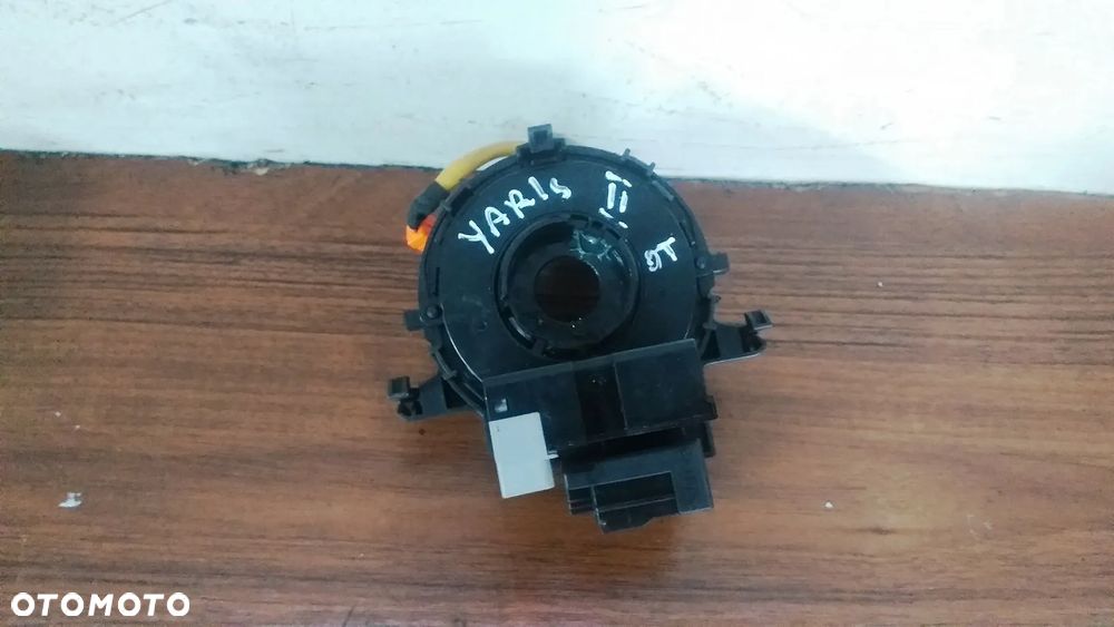 Taśma zwijak Toyota Yaris II 1.3 B - 1