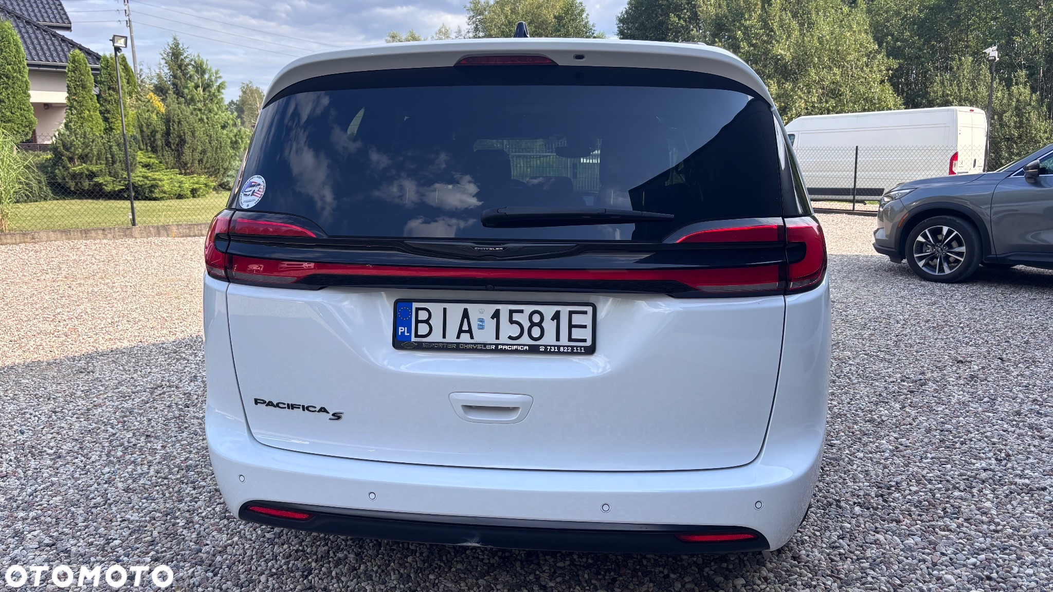 Chrysler Pacifica - 5