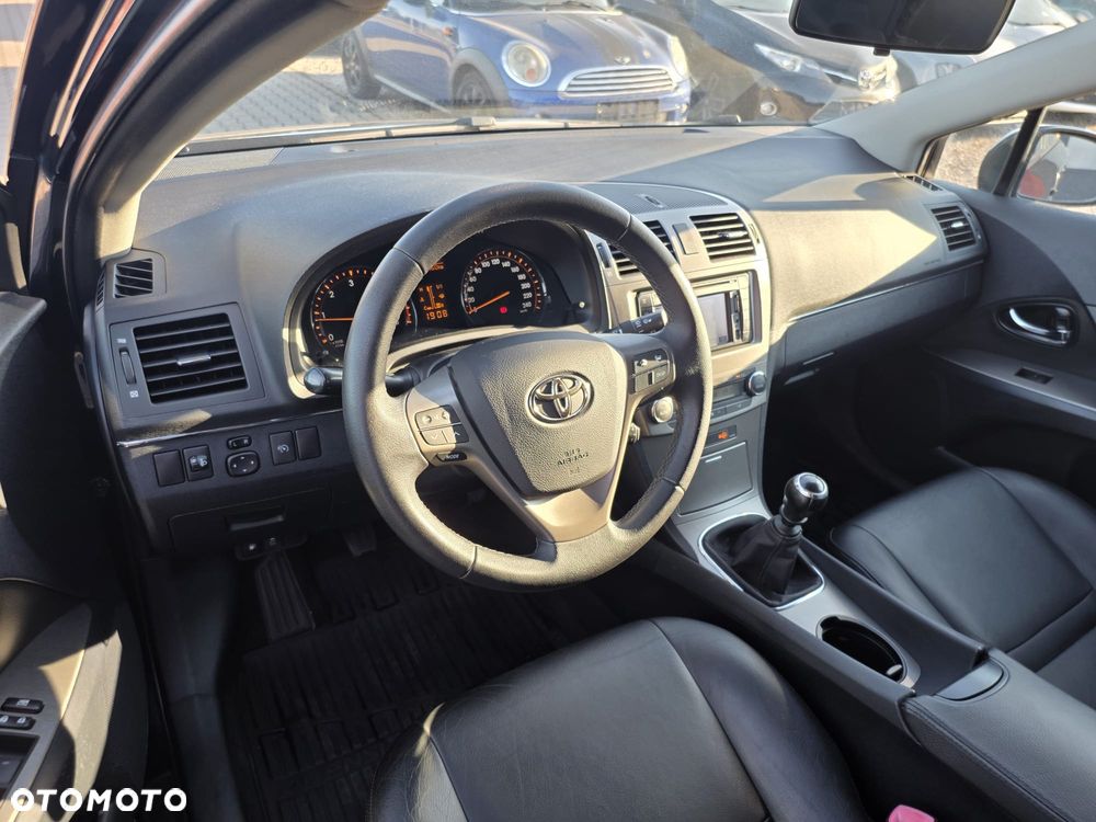 Toyota Avensis 2.0 D-4D Executive - 9