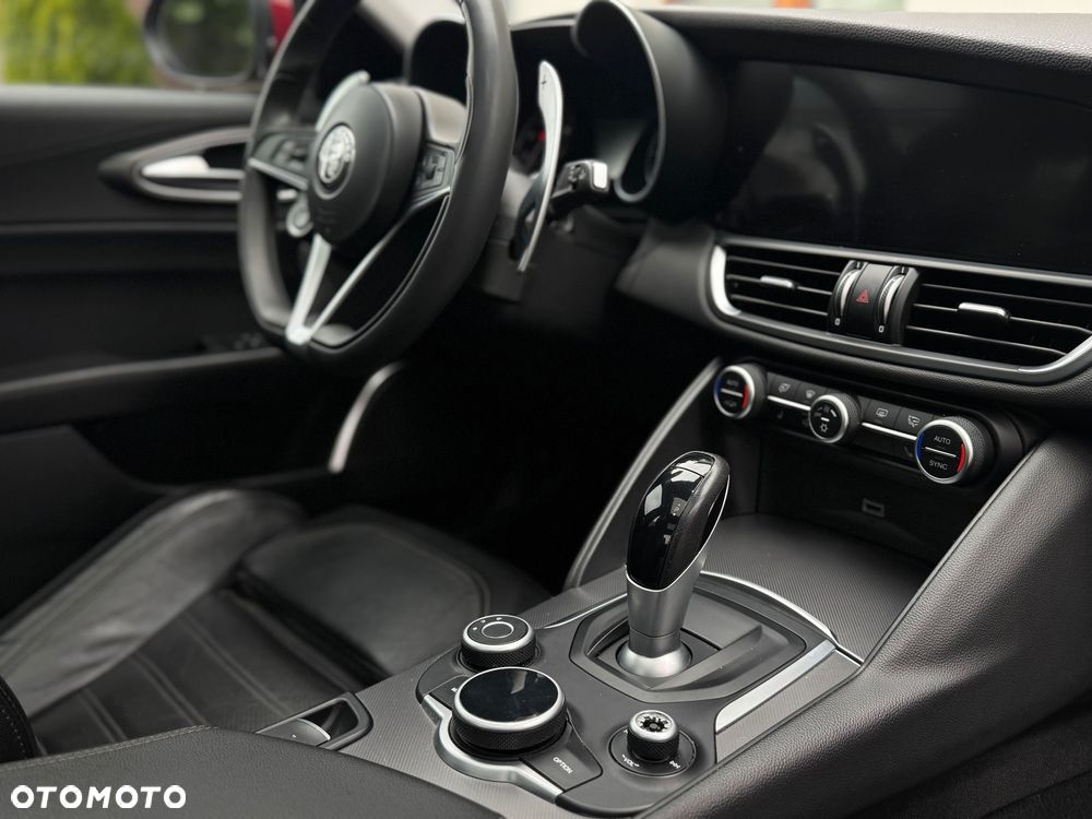 Alfa Romeo Giulia 2.0 Turbo 16V AT8 Veloce Ti - 21