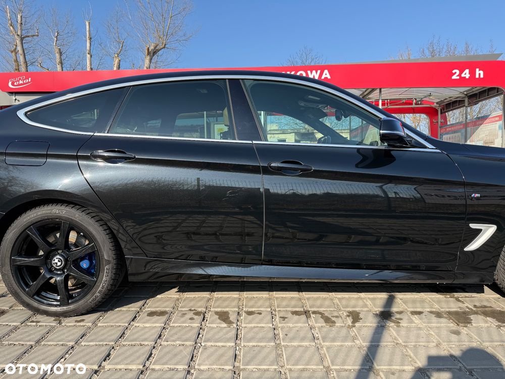 BMW Seria 3 330i xDrive M Sport - 29