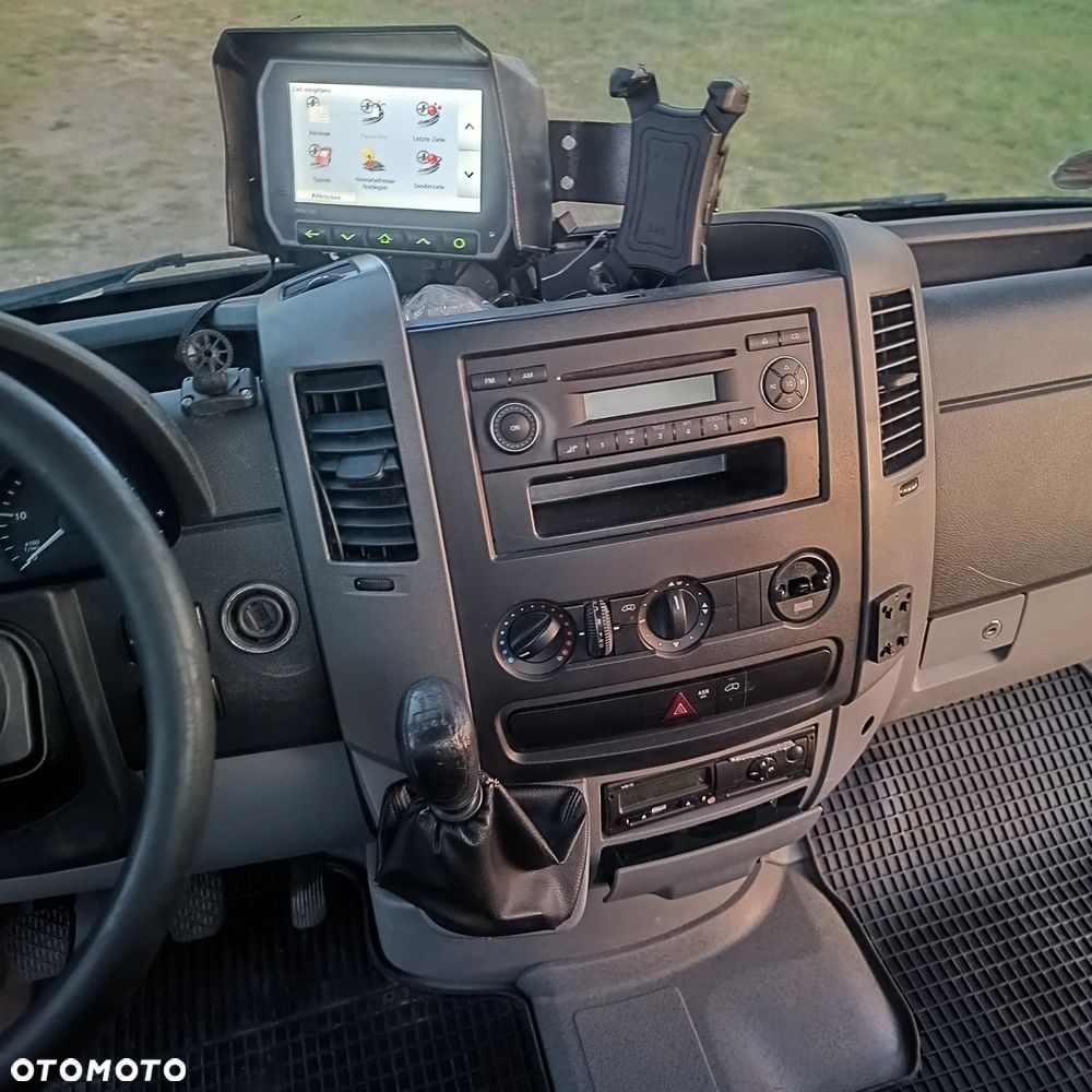 Mercedes-Benz Sprinter - 15