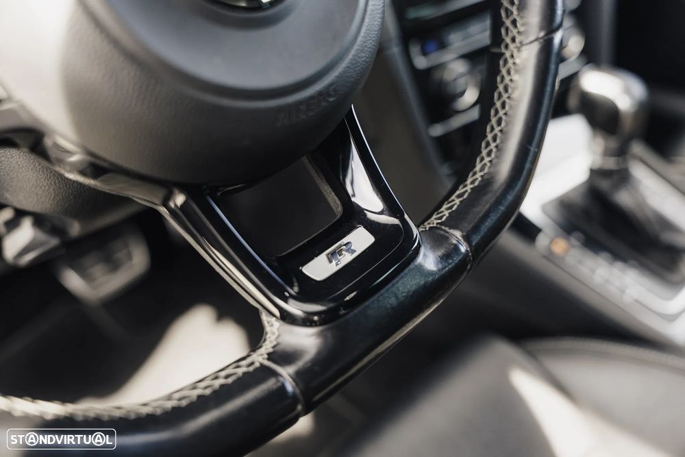 VW Golf 2.0 TSI R DSG - 25