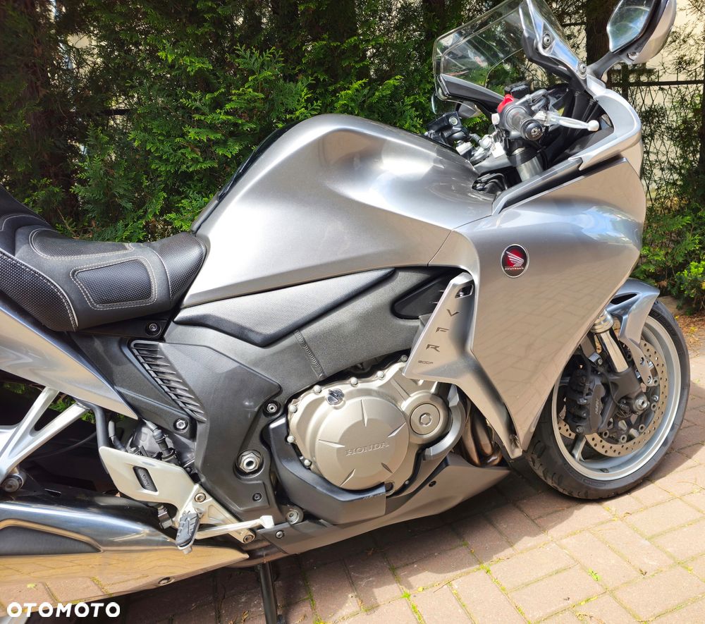 Honda VFR - 5