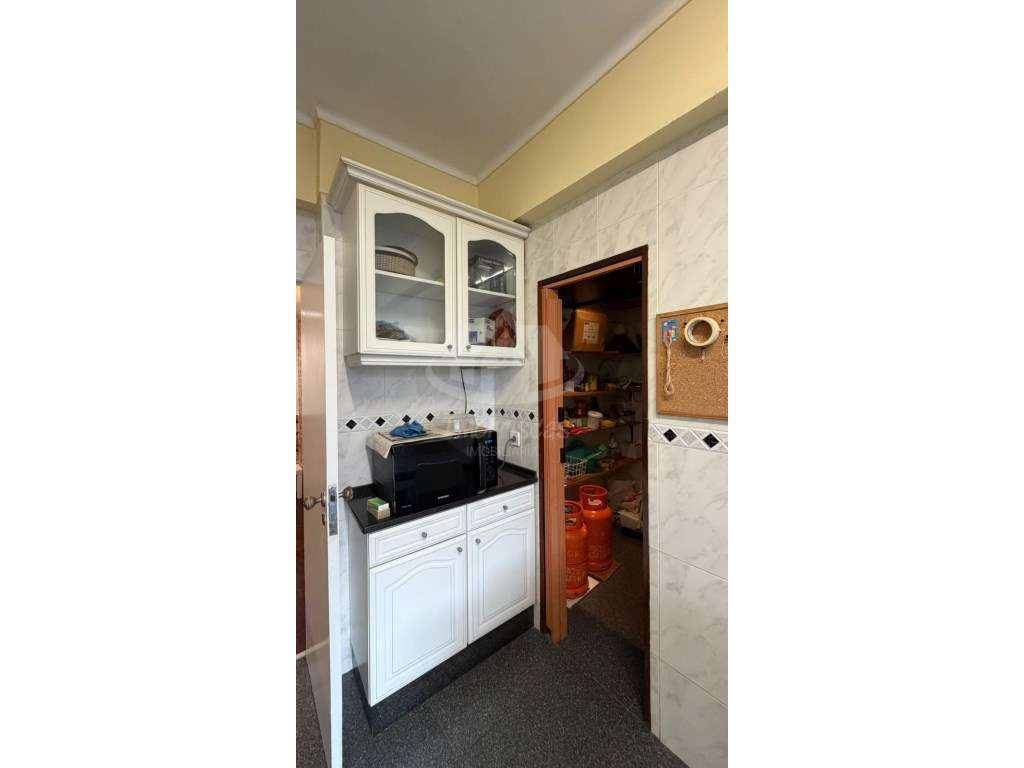 Apartamento T4 com Excelente Luminosidade em Queluz - Grande imagem: 5/34