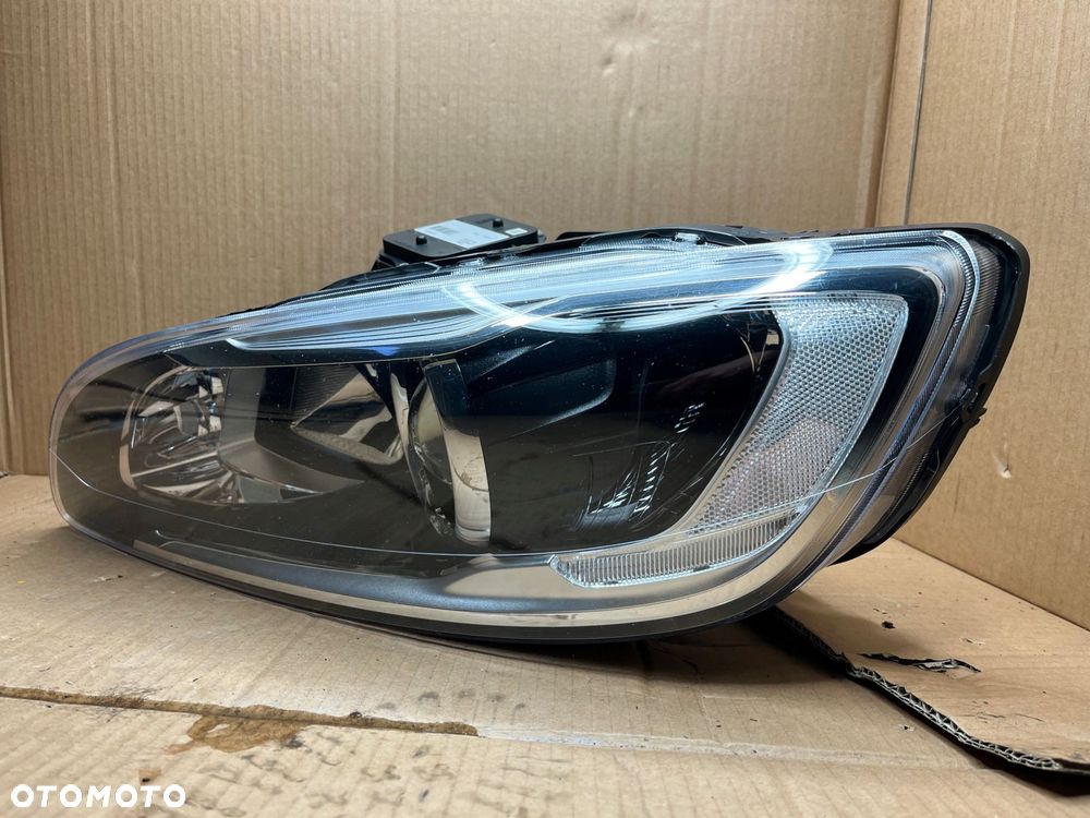 lampa lewa przednia volvo v60 s60 idealna - 3