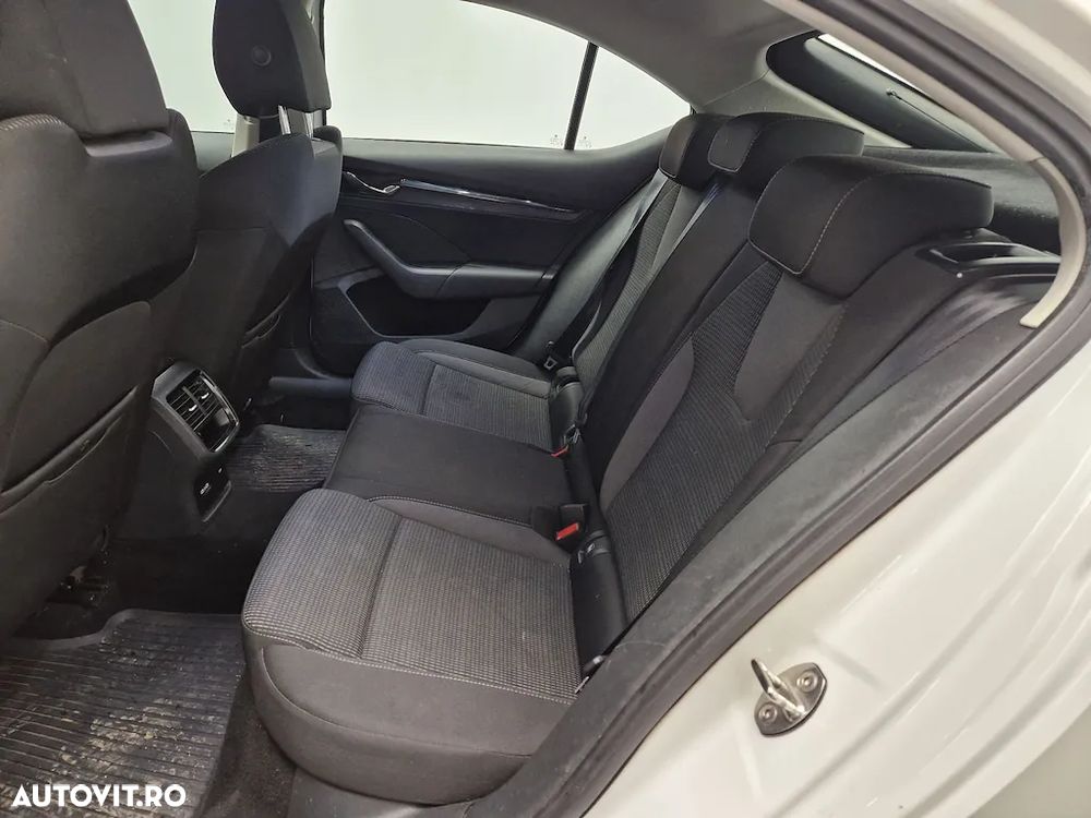 Skoda Octavia 2.0 TDI Ambition - 11