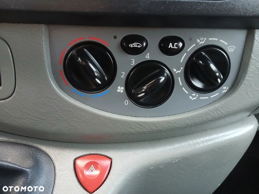 Opel VIVARO - 13