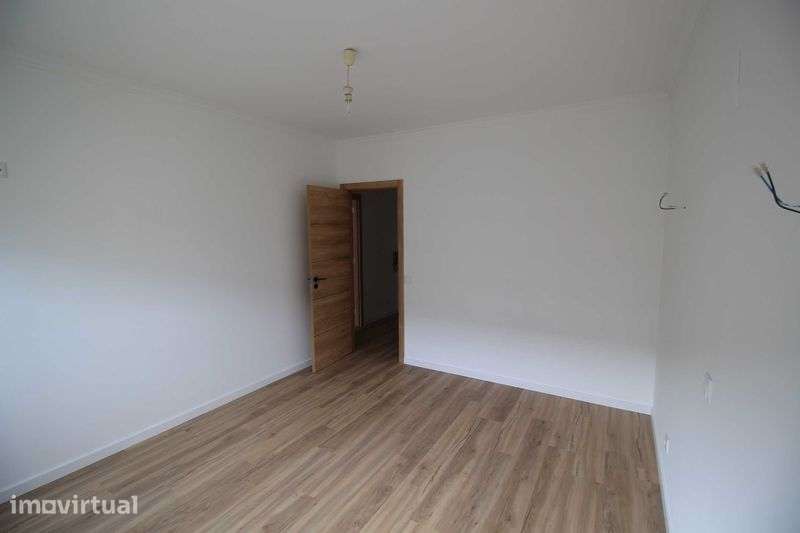 Apartamento T1 à Av.Marquês de Pombal - Grande imagem: 4/12