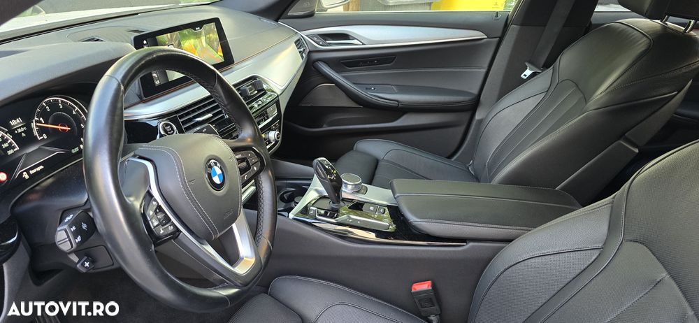 BMW Seria 5 530d xDrive AT - 12