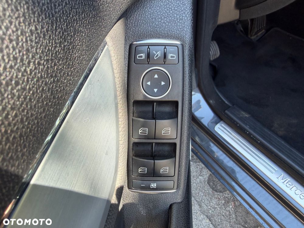 Mercedes-Benz Klasa C 250 CGI Automatik BlueEFFICIENCY Avantgarde - 18