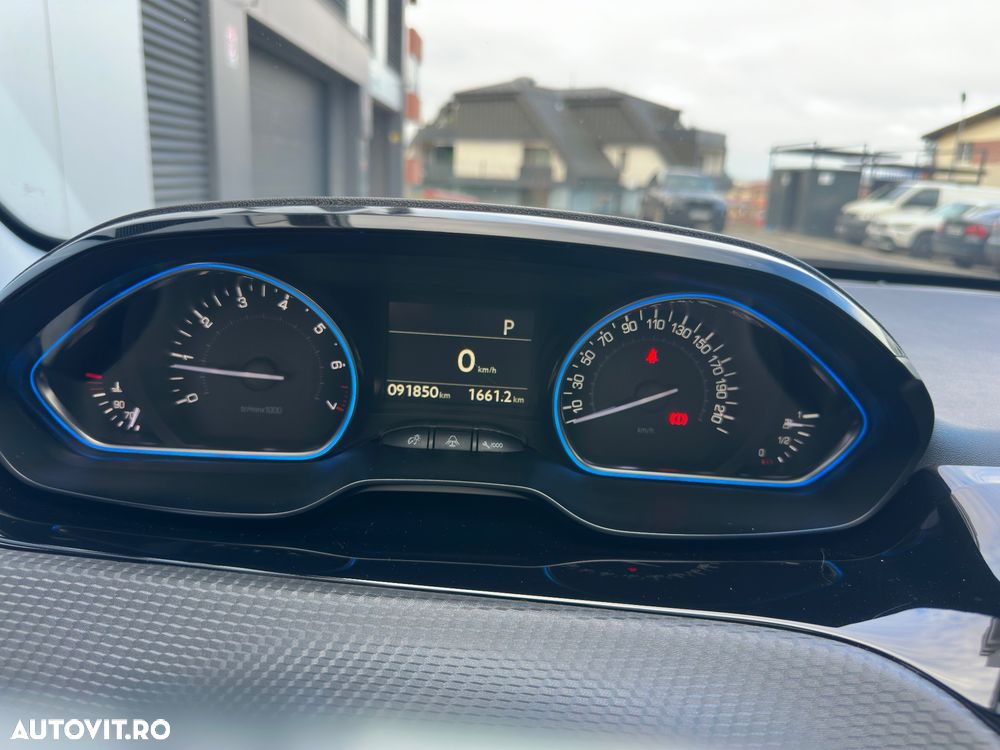 Peugeot 2008 PureTech 110 Stop&Start EAT6 Crossway - 26