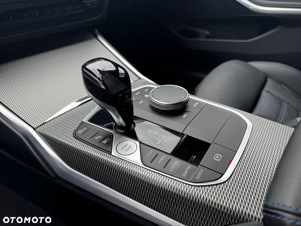 BMW Seria 3 330e xDrive M Sport - 23