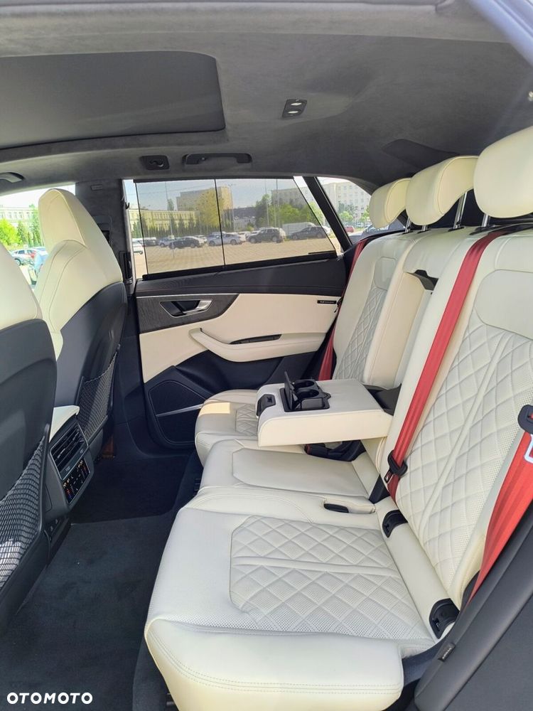 Audi Q8 - 35