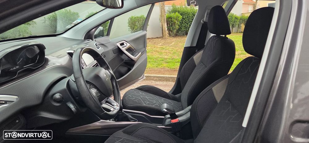 Peugeot 2008 1.4 HDi Active - 9