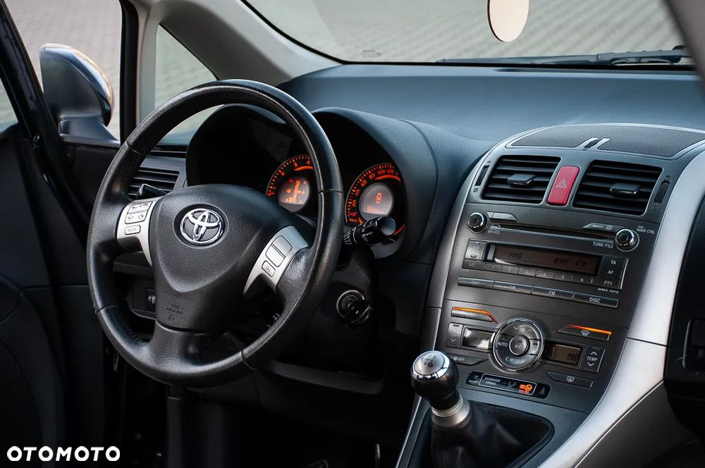 Toyota Auris 1.6 VVT-i Executive - 30