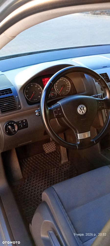 Volkswagen Touran - 17