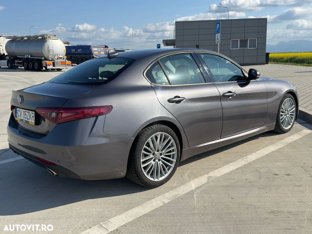 Alfa Romeo Giulia 2.2 AT8 Advanced Efficiency - 5