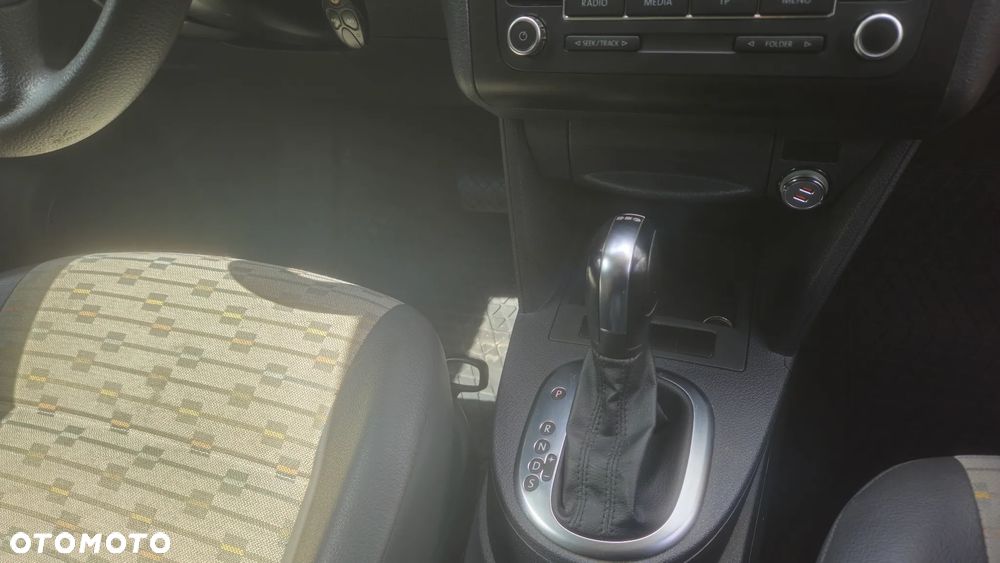 Volkswagen Caddy 1.6 (7-Si.) DSG - 9