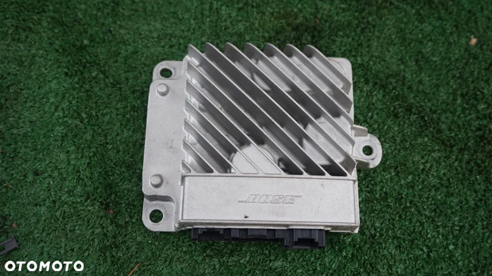 Mazda 3 BM wzmacniacz Bose BHP166DY0A - 1
