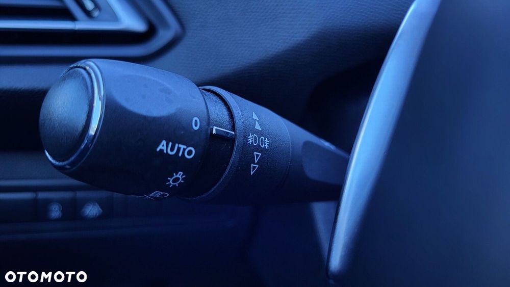 Peugeot 308 1.2 PureTech GPF Allure S&S EAT8 - 22
