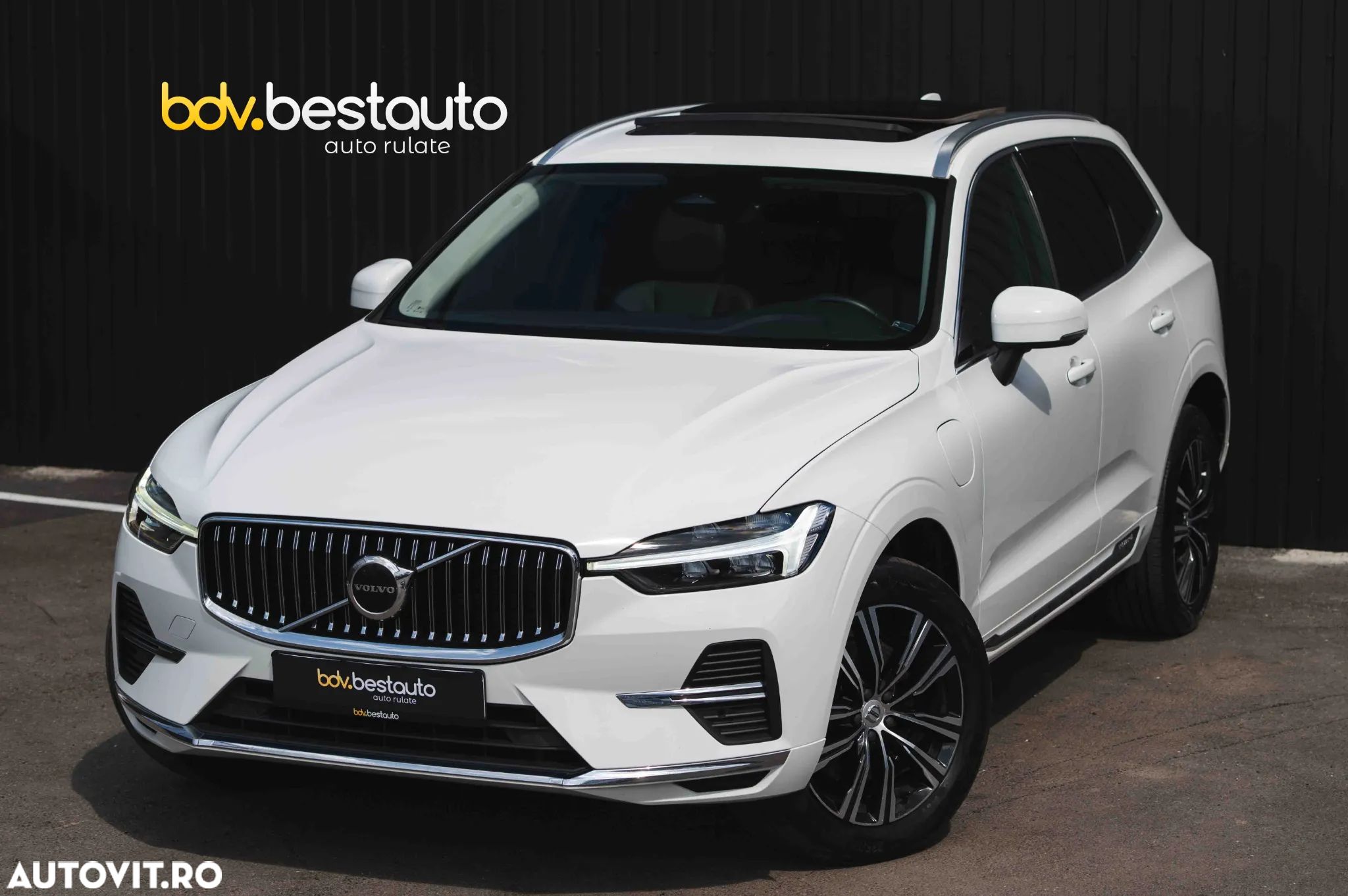 Volvo XC 60 T6 AWD Recharge Geartronic Inscription - 1