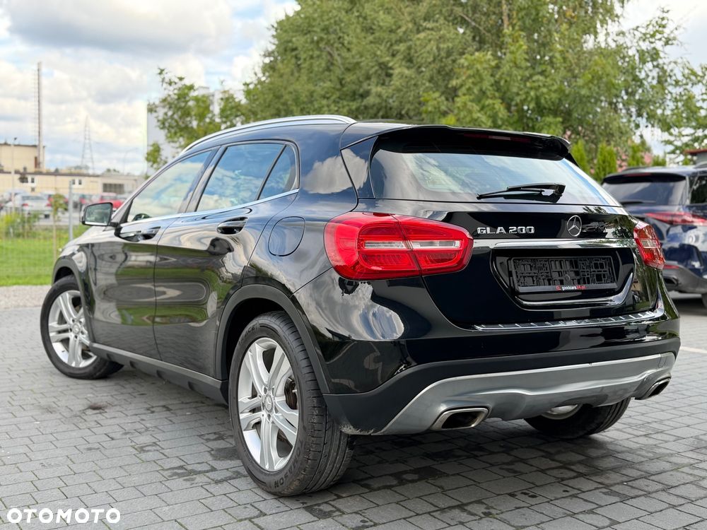 Mercedes-Benz GLA 200 - 3