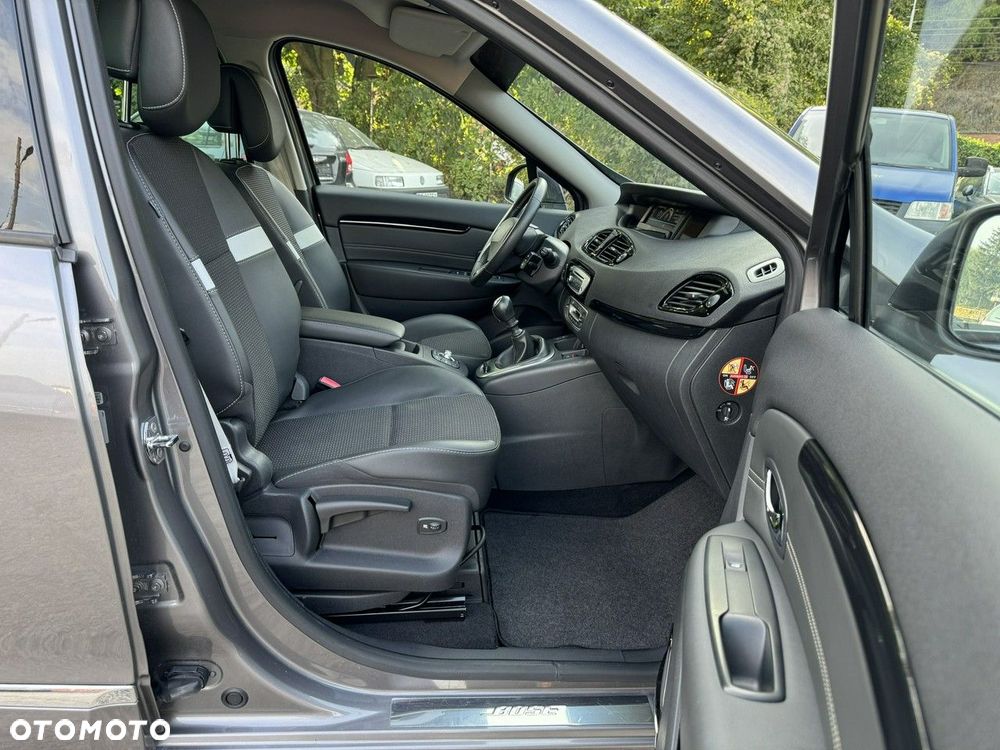 Renault Grand Scenic - 11