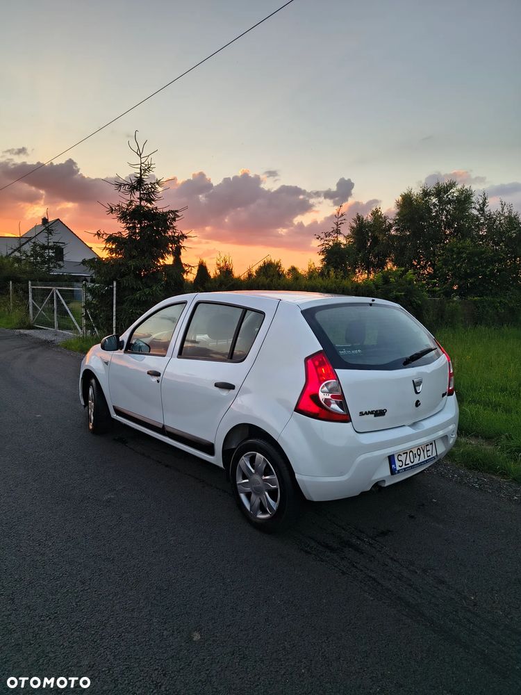 Dacia Sandero 1.2 16V Laureate - 4