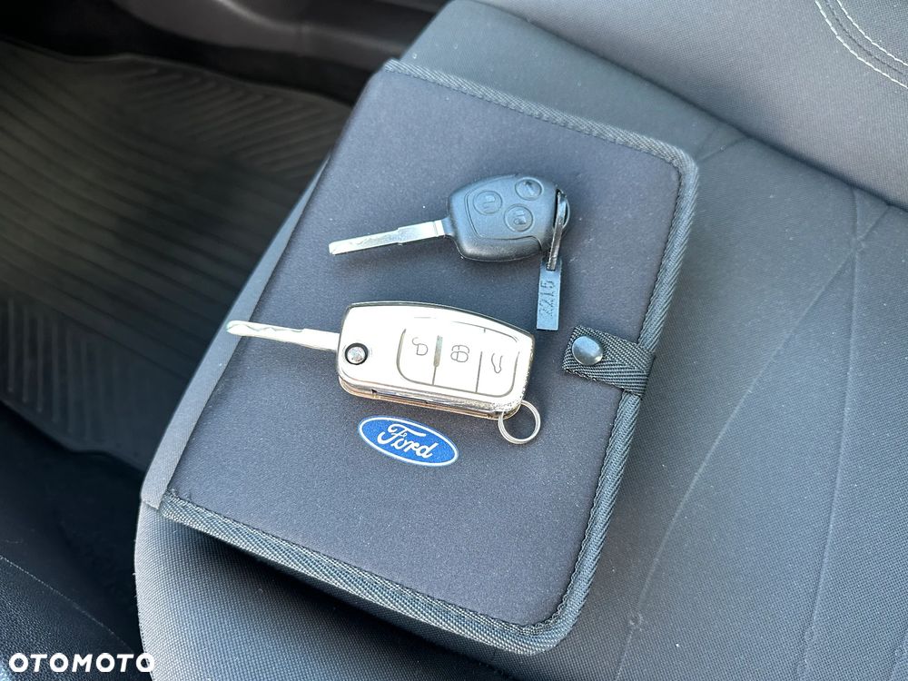 Ford Fiesta 1.0 Champions Edition - 5