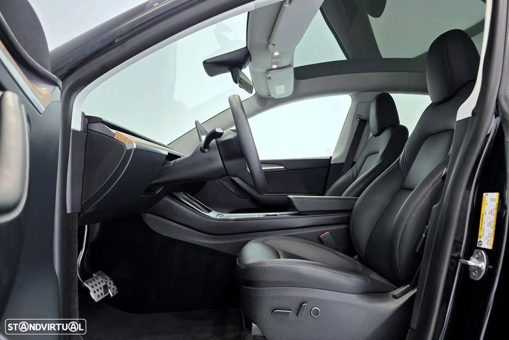 Tesla Model Y RWD - 10