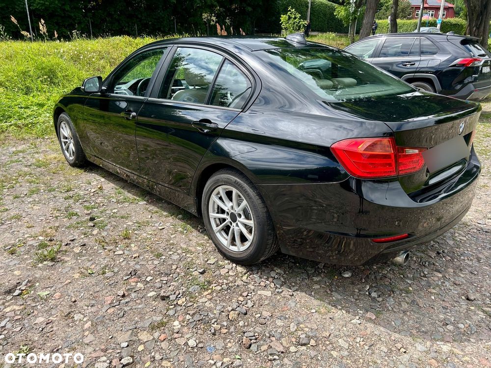 BMW Seria 3 320i - 18