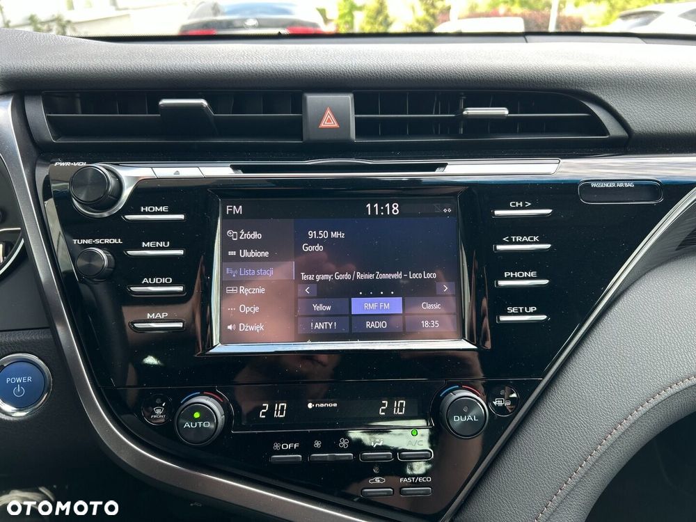 Toyota Camry 2.5 Hybrid Comfort CVT - 18