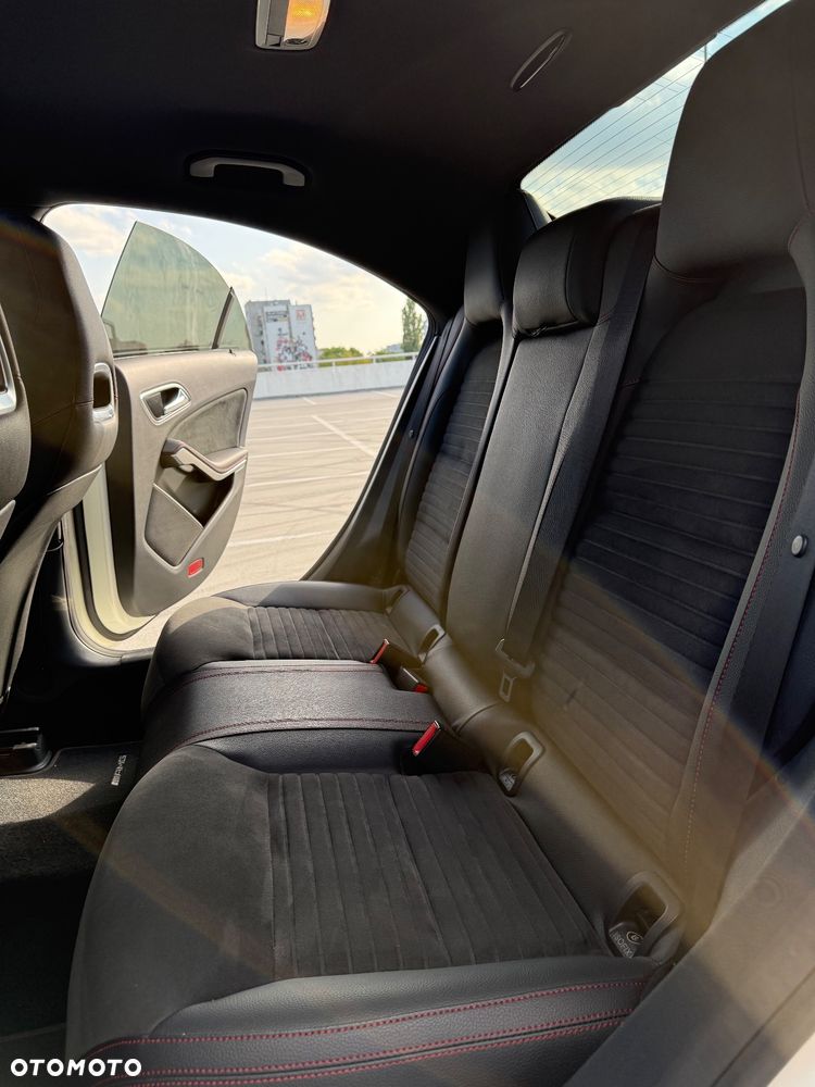 Mercedes-Benz CLA - 28